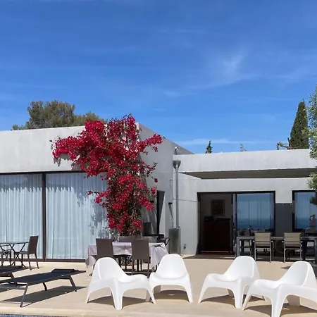 D'hotes Vue Mer A 2 Min A Pied Bed & Breakfast